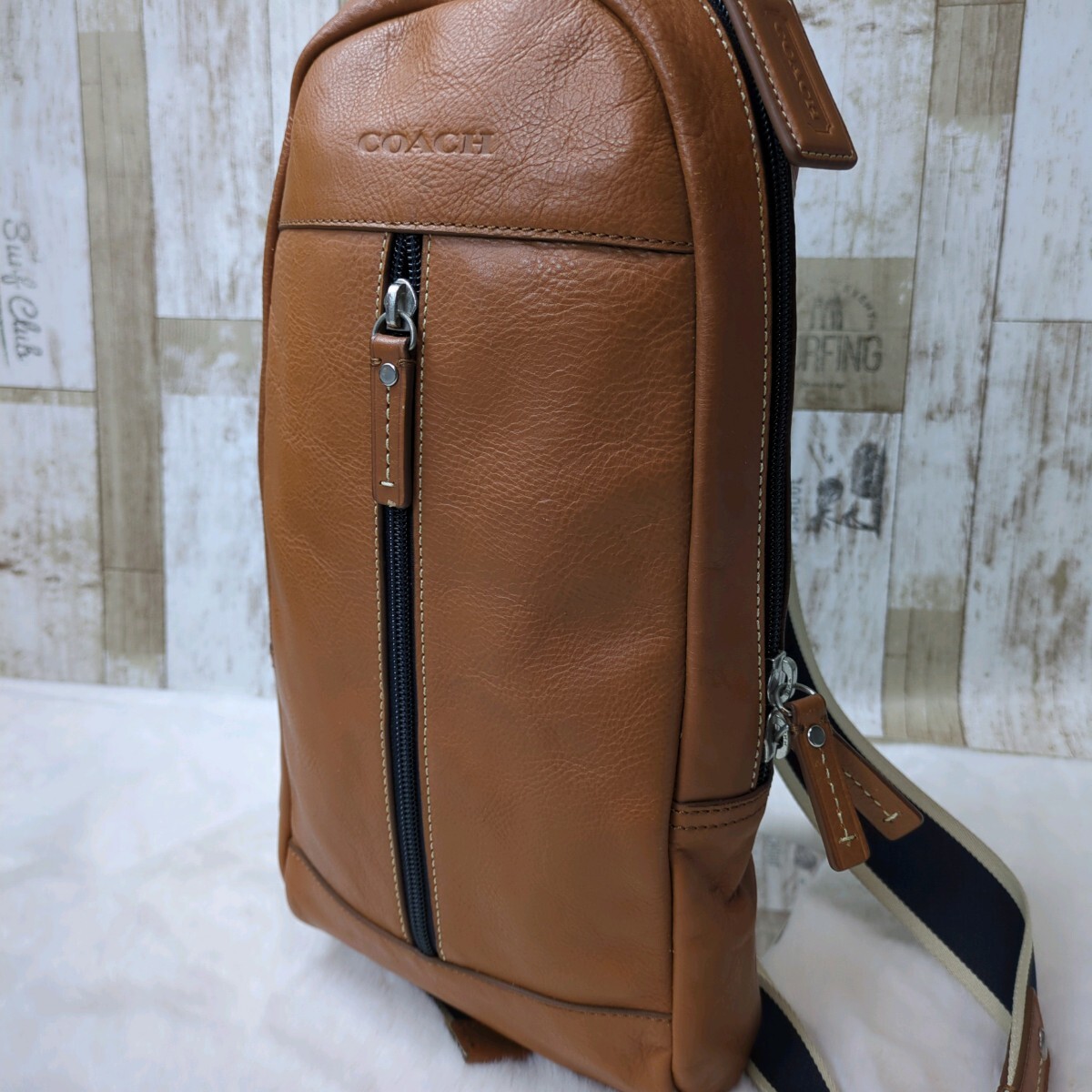 coach コーチ バッグチャーム タグ 馬車のゴールドプレート付き