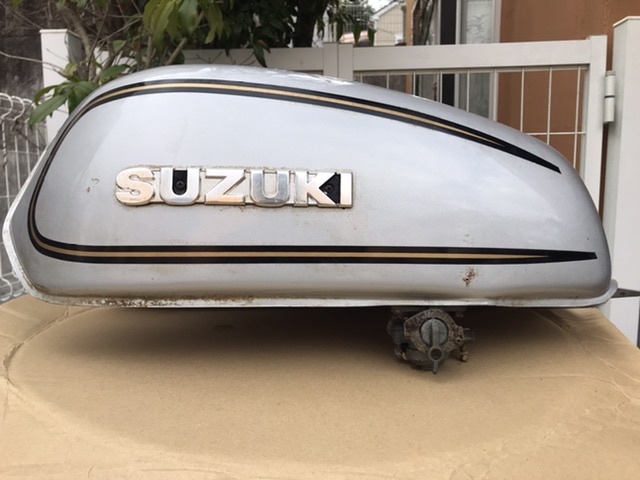 2025年最新】Yahoo!オークション -suzuki gt250(タンク)の中古品 2025年最新】Yahoo!オークション -suzuki gt250(タンク)の中古品