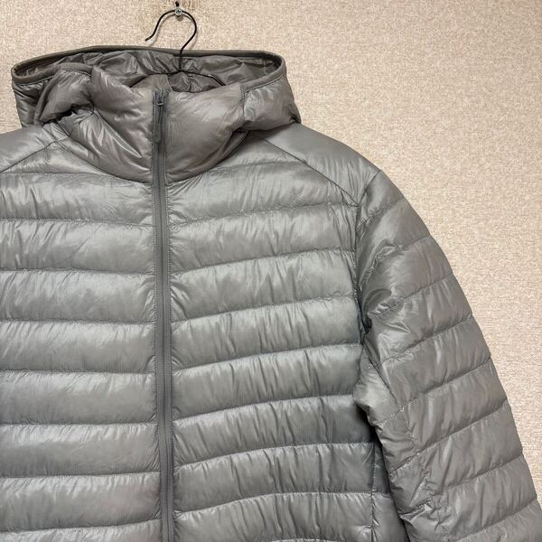 美品 【ビッグサイズ】UNIQLO ユニクロ ウルトラライトダウジャケット 311-172983 フード付き 軽量 メンズXLサイズ