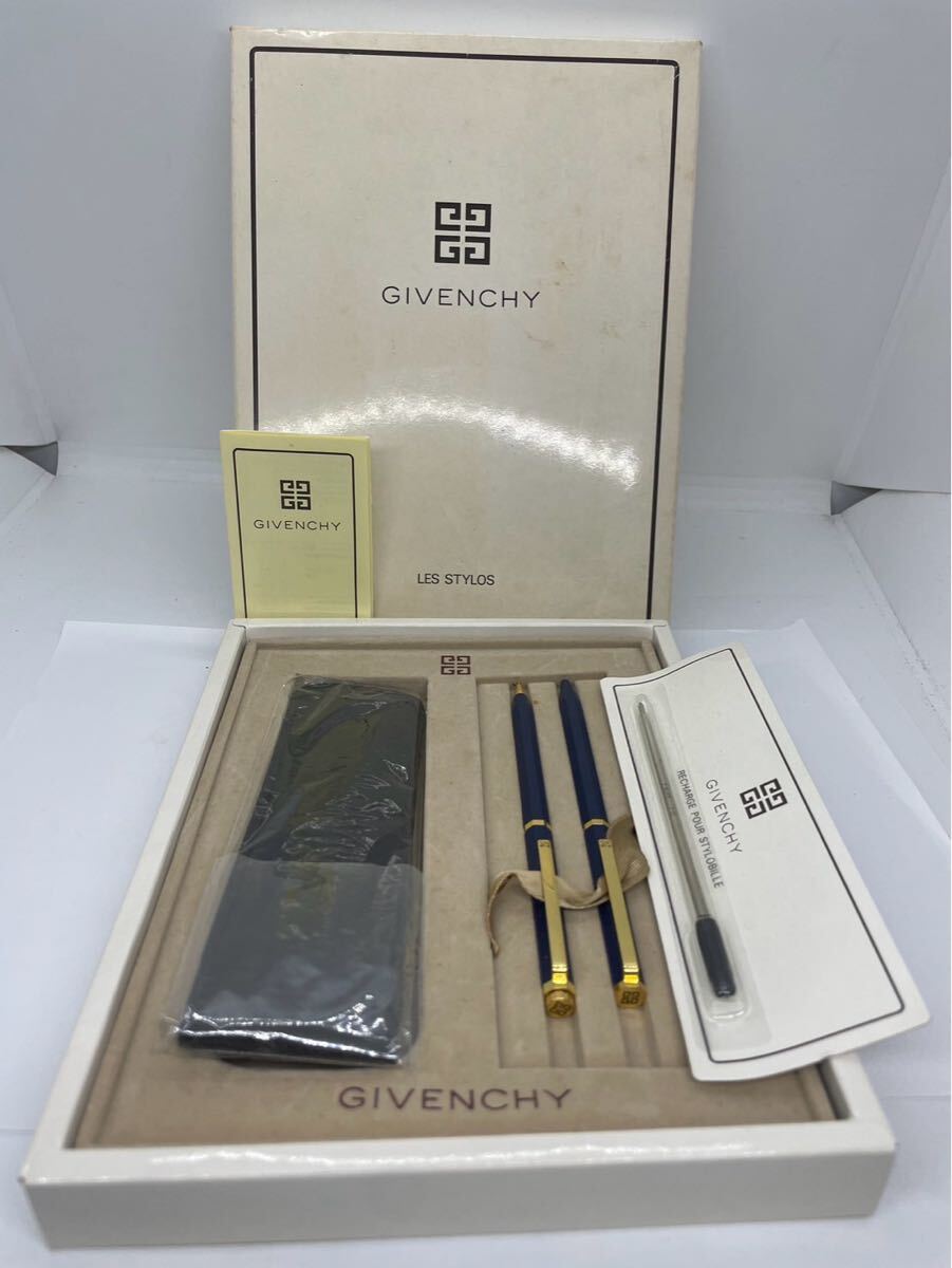 GIVENCHY（文房具）のフリマアイテム一覧