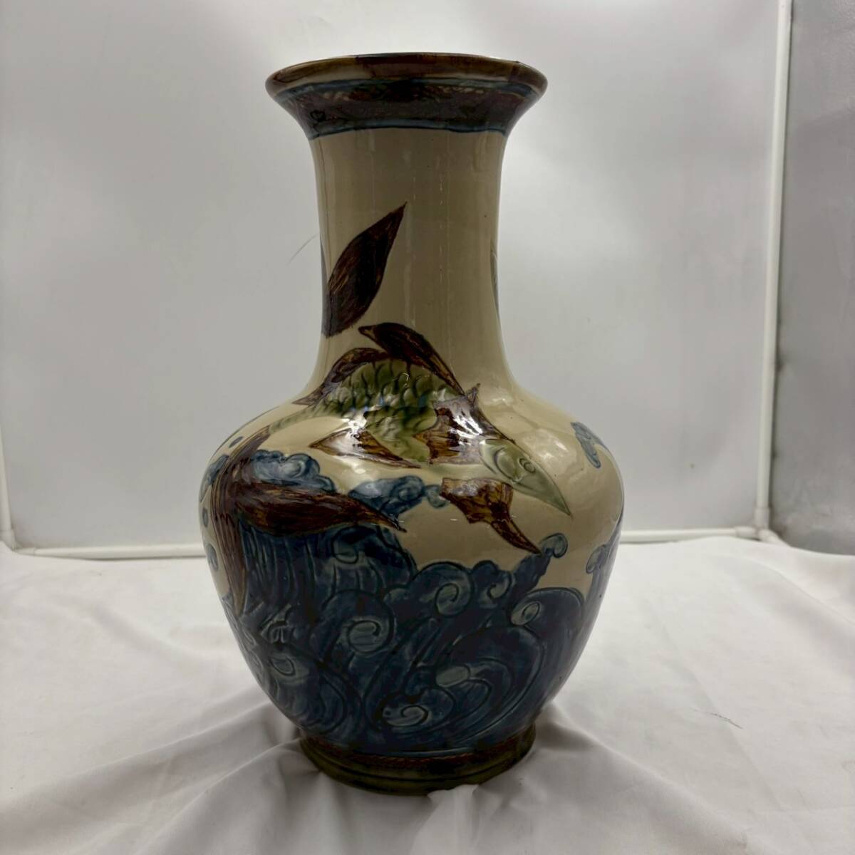 沖縄県胡差焼 魚草文扁壺花瓶 名品