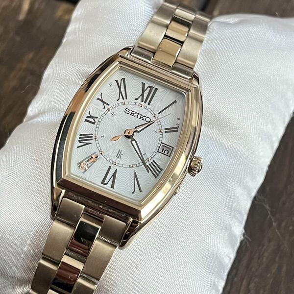 【美品】SEIKO LUKIA SSQW046 ソーラー電波 ダイヤ 白蝶貝