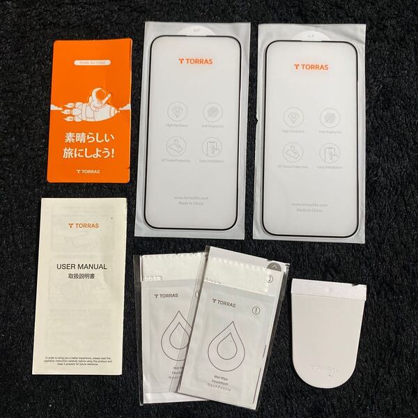 704a1921☆ TORRAS iPhone15Pro 専用 ガラスフィルム 航空宇宙材料 米軍MIL規格 全面保護 強化極細黒縁 2枚セット GlassGo Series