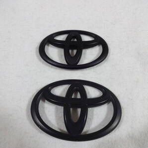 送料無料 ZN6 86 /ポルテ などに 中古 トヨタ TOYOTA ブラック エンブレム 前後2個セット(サイズ違いタイプ)ロゴ マーク 艶消し BLACK 黒