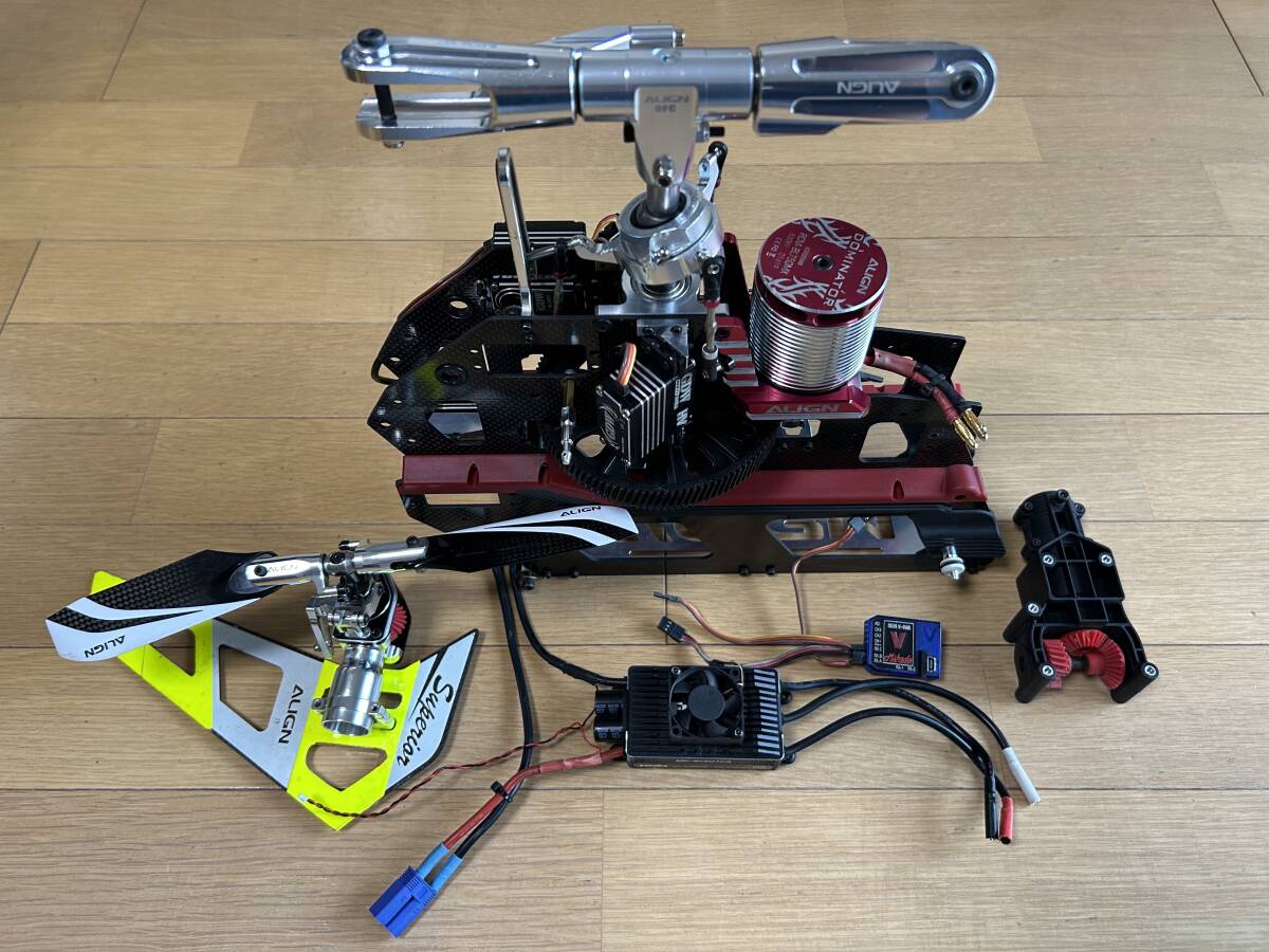 1ST 700サイズ RCヘリコプター用 メインローター カーボン製 黒緑