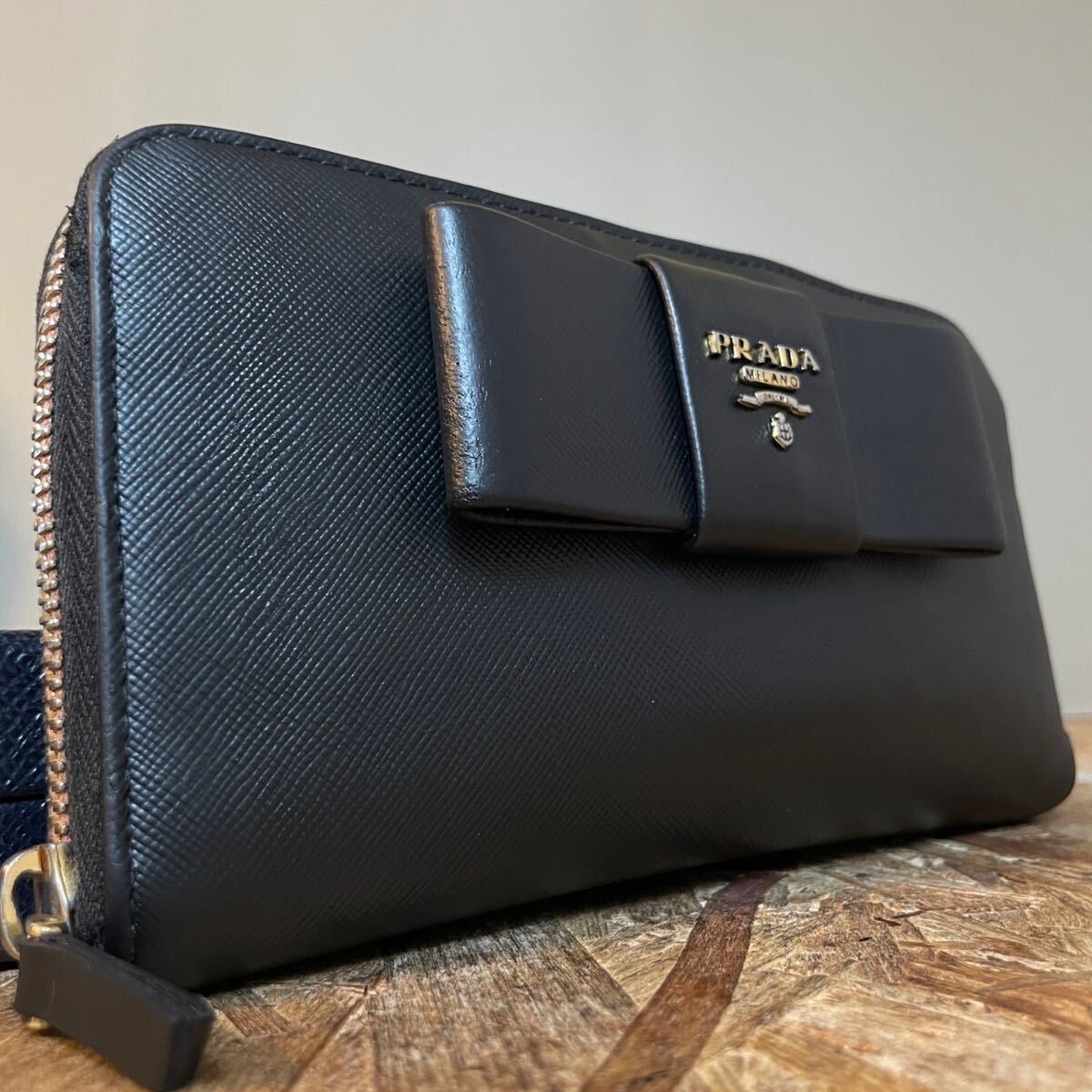 Yahoo!オークション -「prada サフィアーノ 財布」の落札相場 Yahoo!オークション -「prada サフィアーノ 財布」の落札相場