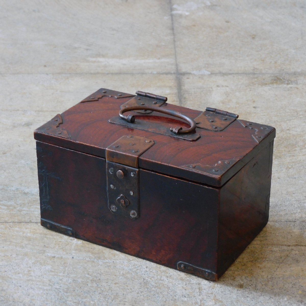 時代箪笥／知工箪笥（船箪笥）【CHIKUDANSU - sea chest