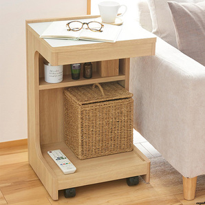 【ソファでくつろいだ姿勢でも物を手の届く範囲に置ける】サイドテーブル キャスター付き 木目調 幅39.2cm ナチュラルブラウン