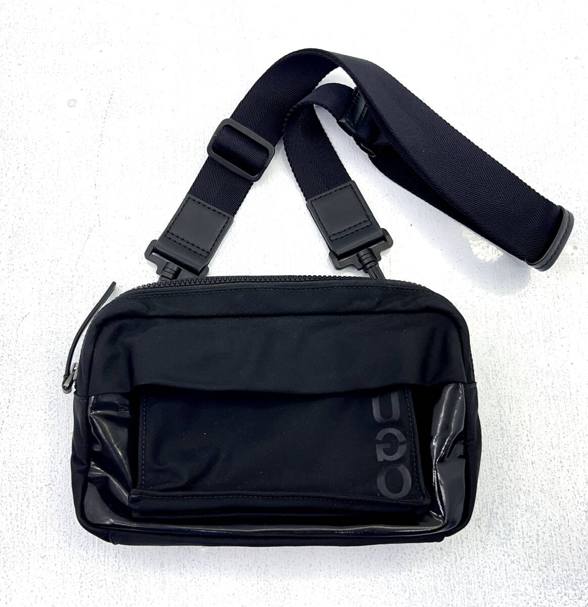 2025年最新】Yahoo!オークション -ヒューゴボス バッグの中古品