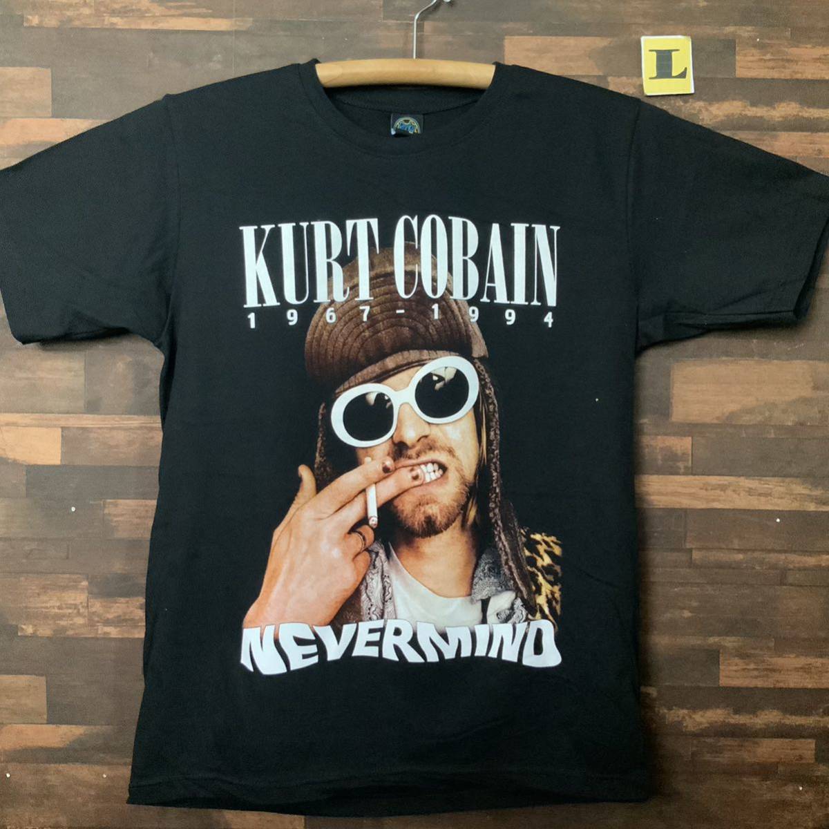 2025年最新】カート・コバーン Tシャツ - ユニークなデザインを 2025年最新】カート・コバーン Tシャツ - ユニークなデザインを