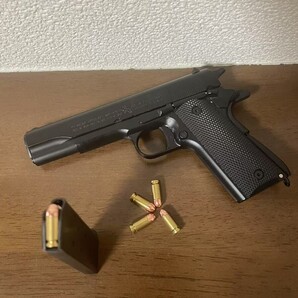 ガバメント m1911 ミニチュア 排莢式 金属製 モデルガン 彫刻 フルメタル 排弾 ライブカート 1/2モデルガン