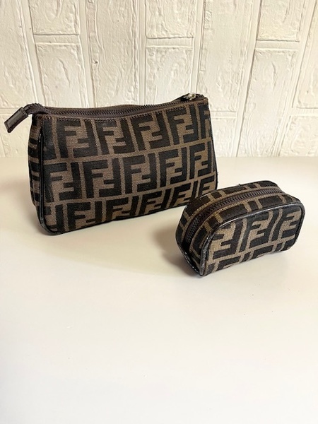 送料無料 FENDI / フェンディ 中古 ズッカ柄 化粧ポーチ ブラウン 2点セット
