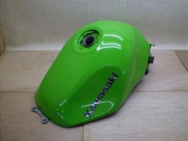 2025年最新】Yahoo!オークション -zzr 400 n(タンク)の中古品