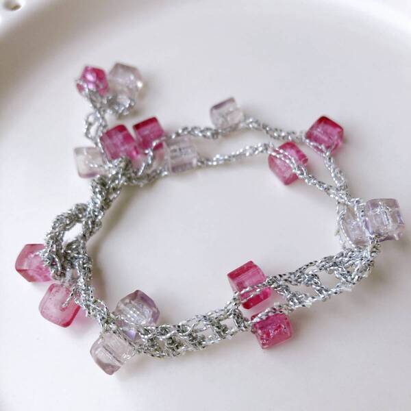 ブレスレット 伸縮シルバーゴム ラメ キューブビーズ ピンク クリスタル かわいい☆Vintage jewelry accessories R0381