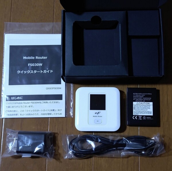 Y6 FS030W(ホワイト)モバイルルーター SIMフリー 新同品 最新ソフトV7.0.1