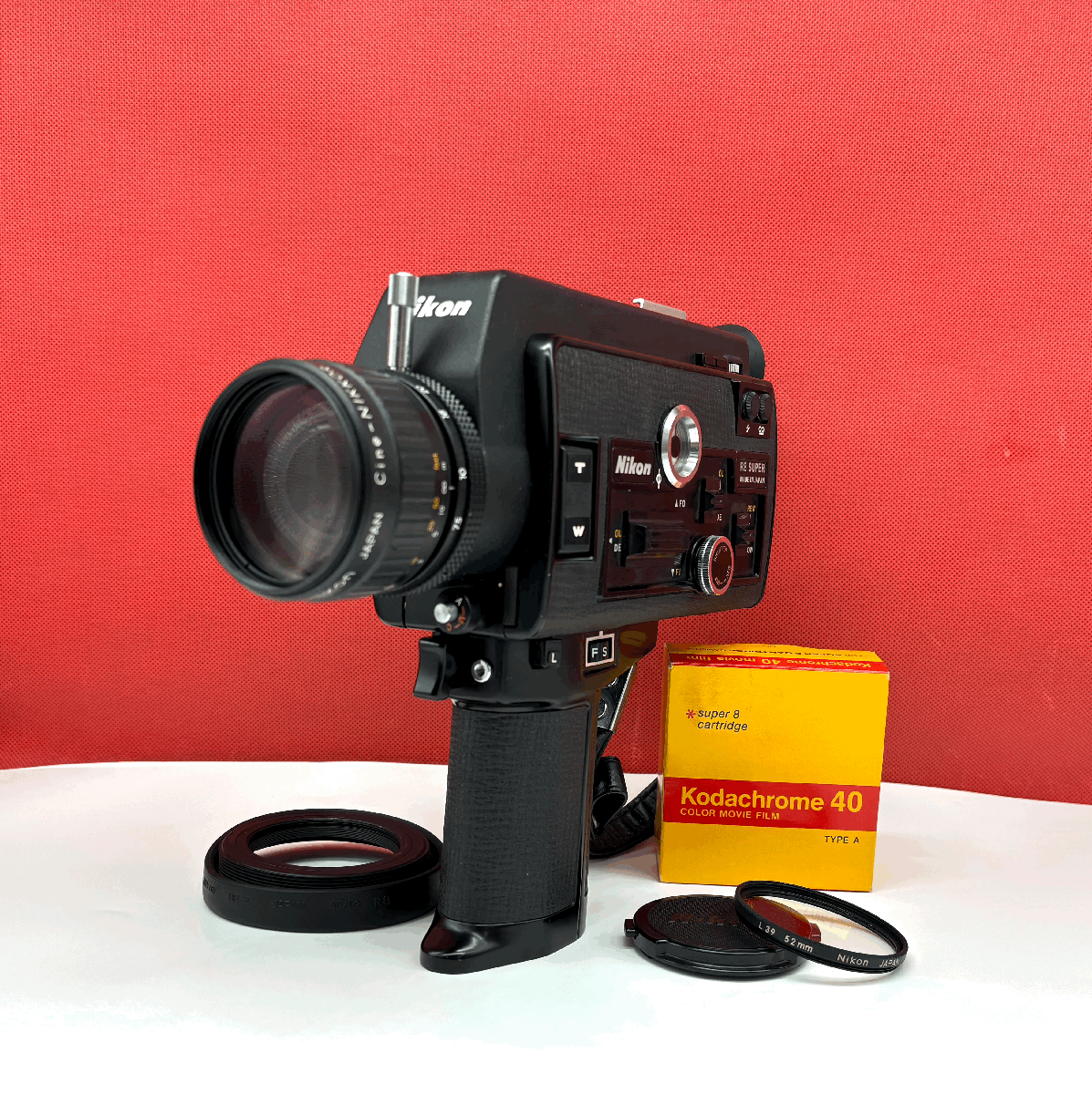 ニコン 8ミリカメラ R8（Nikon R8 SUPER ZOOM 8mmフィルムカメラ）