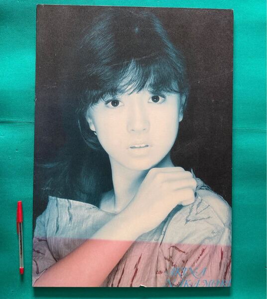 送料込み●中森明菜 大きな木製パネル 昭和アイドル 40年ほど古いモノ サイズ:約57×40×1cm