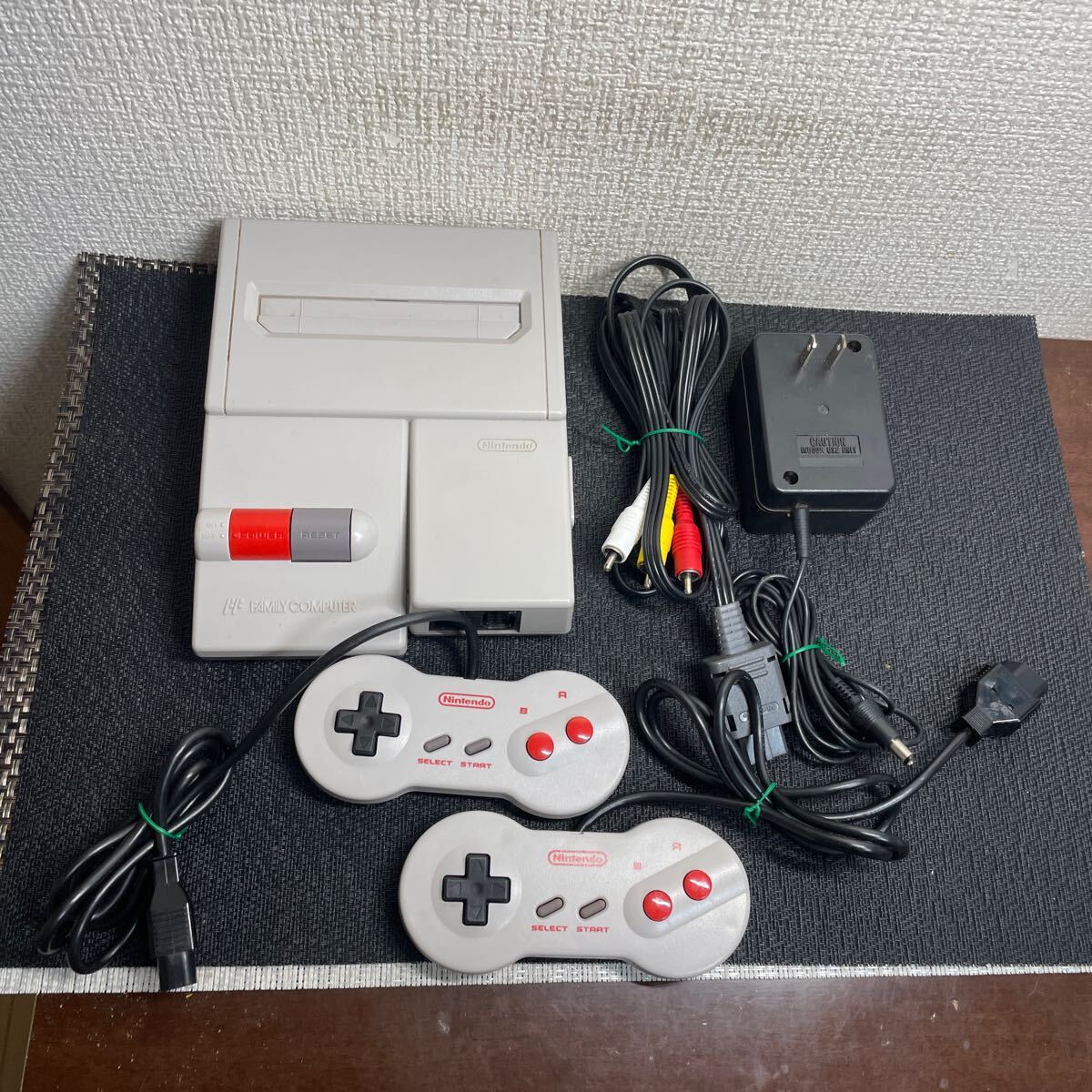 Yahoo!オークション -「ニューファミコン」の落札相場・落札価格 Yahoo!オークション -「ニューファミコン」の落札相場・落札価格