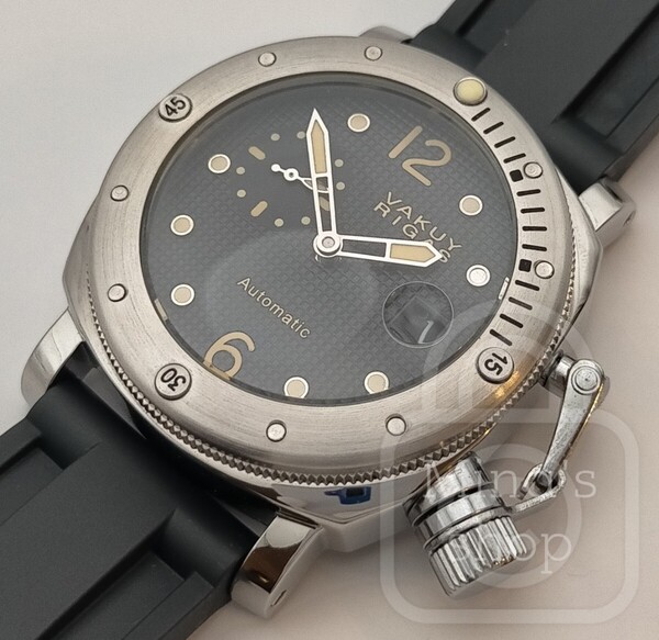 超弩級ミリタリーダイバーズ【シーガルst搭載/新品】防水性能100m スイスコンポジットスリーピース アーチ風防 硬度7 316L ブラックラバー