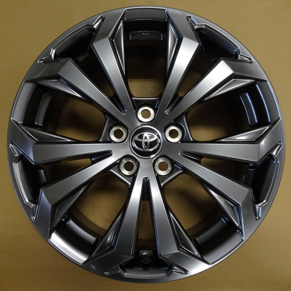 RAV4 足まわりカスタム（ホイール、タイヤ、サスペンションなど