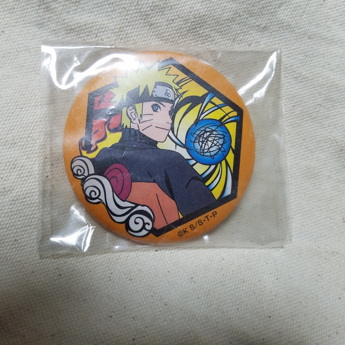 即決 NARUTO うずまきナルト 缶バッジ 和紙 切り絵 ジャンプショップ