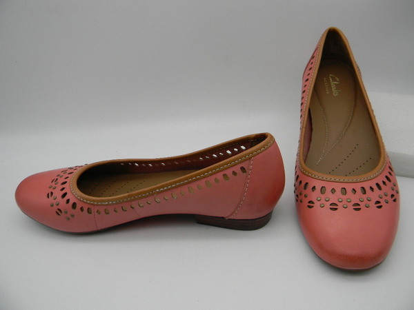 ●★【 Clarks 】◆ 革パンプス(UK=4.5、US=7、EU=37.5、CN=235)24cm位 クラークス ローヒール