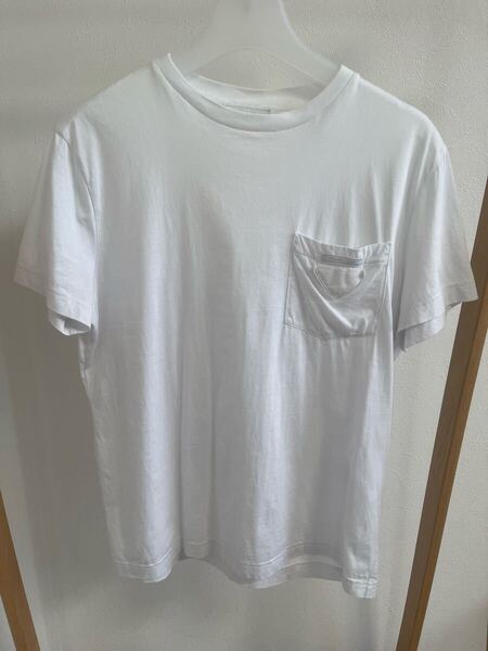 プラダ PRADA サイズ:S トライアングルロゴポケットTシャツ 白 Tシャツ 半袖 クルーネック