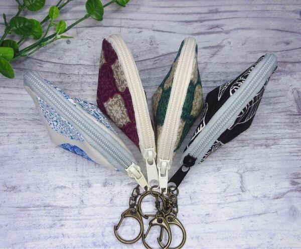 △ミニポーチ△いろいろ4個セット△ハンドメイド 飴ちゃん キーホルダー付き エコバッグ入れ コインケース お薬