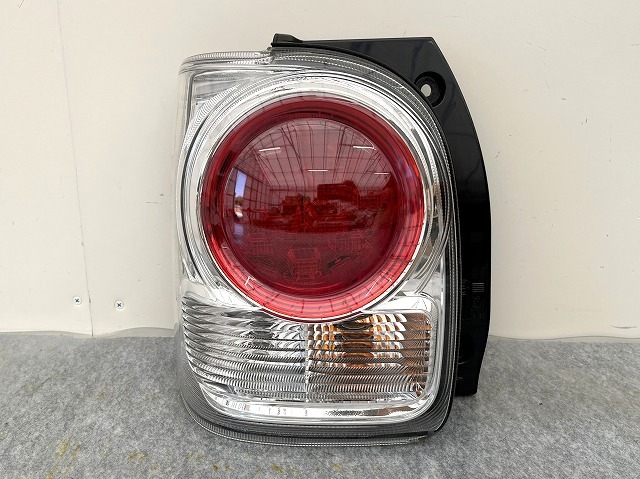 40-424☆美品☆LED LA850S ムーヴキャンバス☆左テールライト
