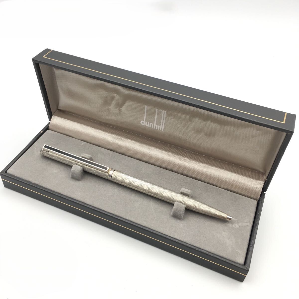 ペンケース ダンヒル レザーふでばこ 筆箱 筆記用具 dunhill