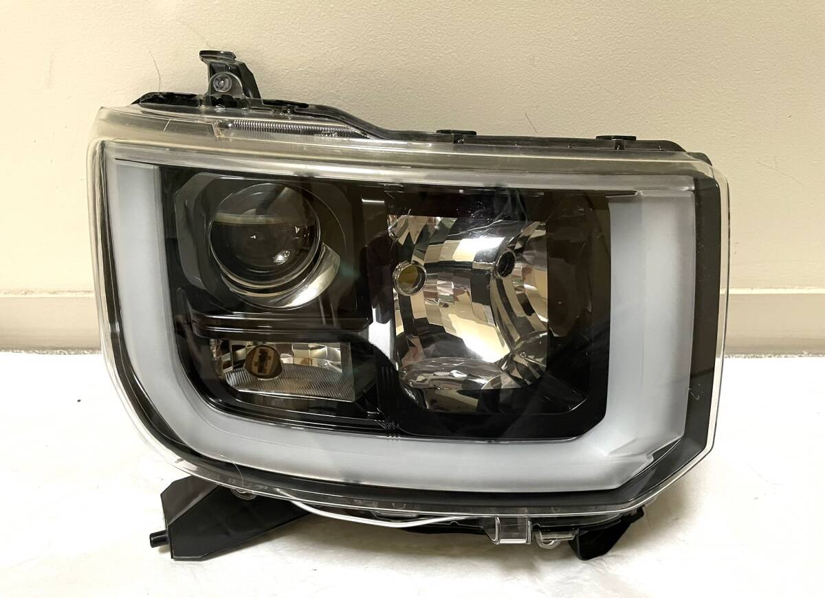 ウェイクのイカした純正LEDヘッドライトをハイゼットキャディへ
