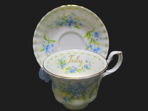 7月 未使用相当品◇自宅保管 ロイヤルアルバート フラワー オブ ザ マンス カップ&ソーサー JULY ROYAL ALBERT