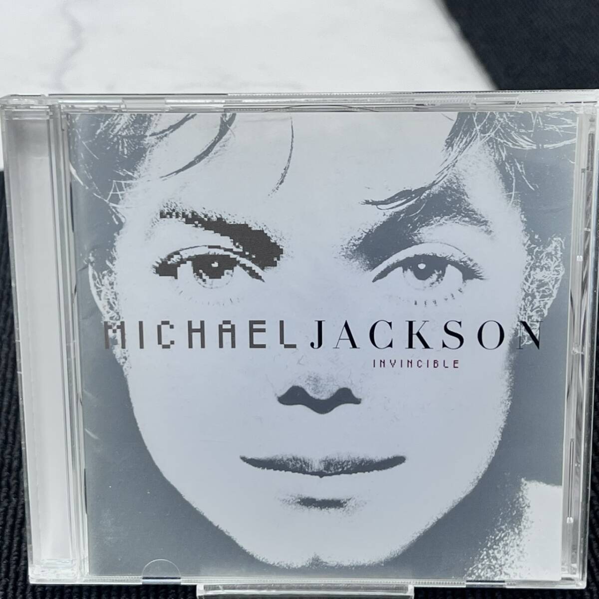 Michael Jackson Invincible CD 日本盤 赤ジャケット - メルカリ