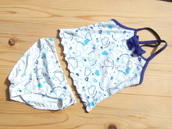 *美品!キッズ女の子ハート柄ラメ入りホワイトセパレート水着2点セット130センチ*