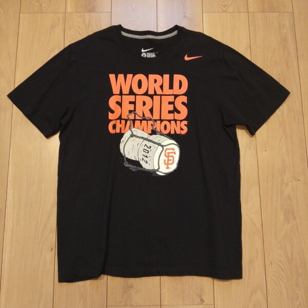 USA古着卸 XLサイズ NIKE ナイキ MLB メジャー サンフランシスコ ジャイアンツ WORLD SERIES CHAMPIONS 2012 プリント Tシャツ