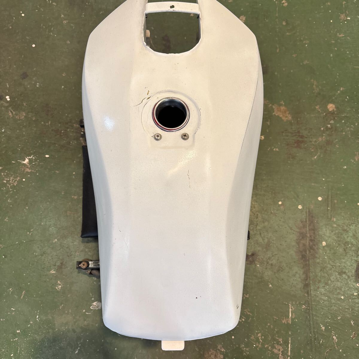Yahoo!オークション -「gpz400f タンク」(オートバイ) の落札 Yahoo!オークション -「gpz400f タンク」(オートバイ) の落札