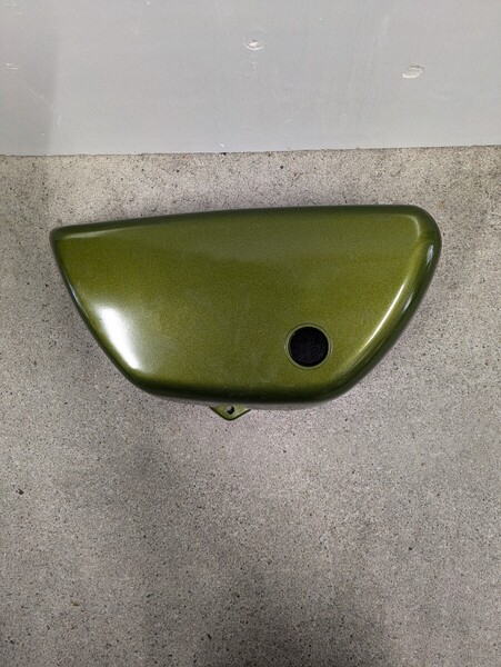 希少 スズキ TS250? ハスラー? 純正サイドカバー 当時物