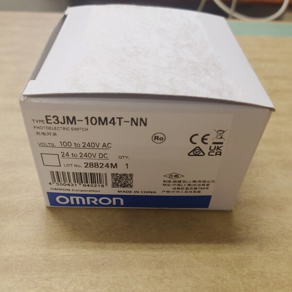 たぶん 未使用 OMRON オムロン E3JM-10M4T-NN