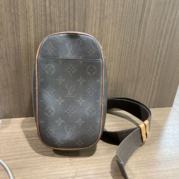 LOUIS VUITTON ルイヴィトン モノグラム ボディバッグ ショルダーバッグ ポシェットガンジュ ブランド アイテム ポーチ ウエストバッグ