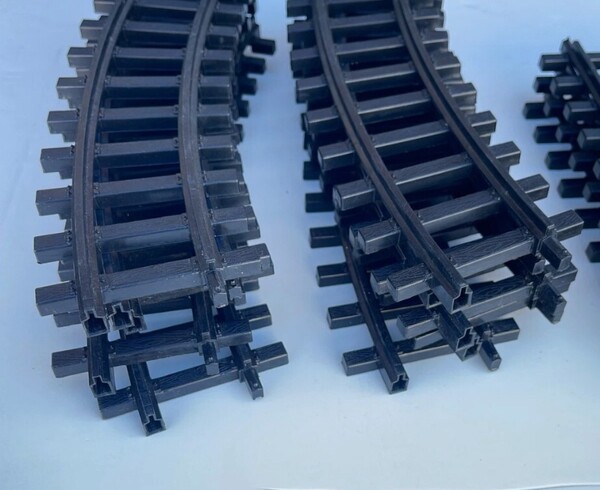 Gゲージプラスチックレール カブ10個とストレート4個。電池駆動の鉄道模型に便利