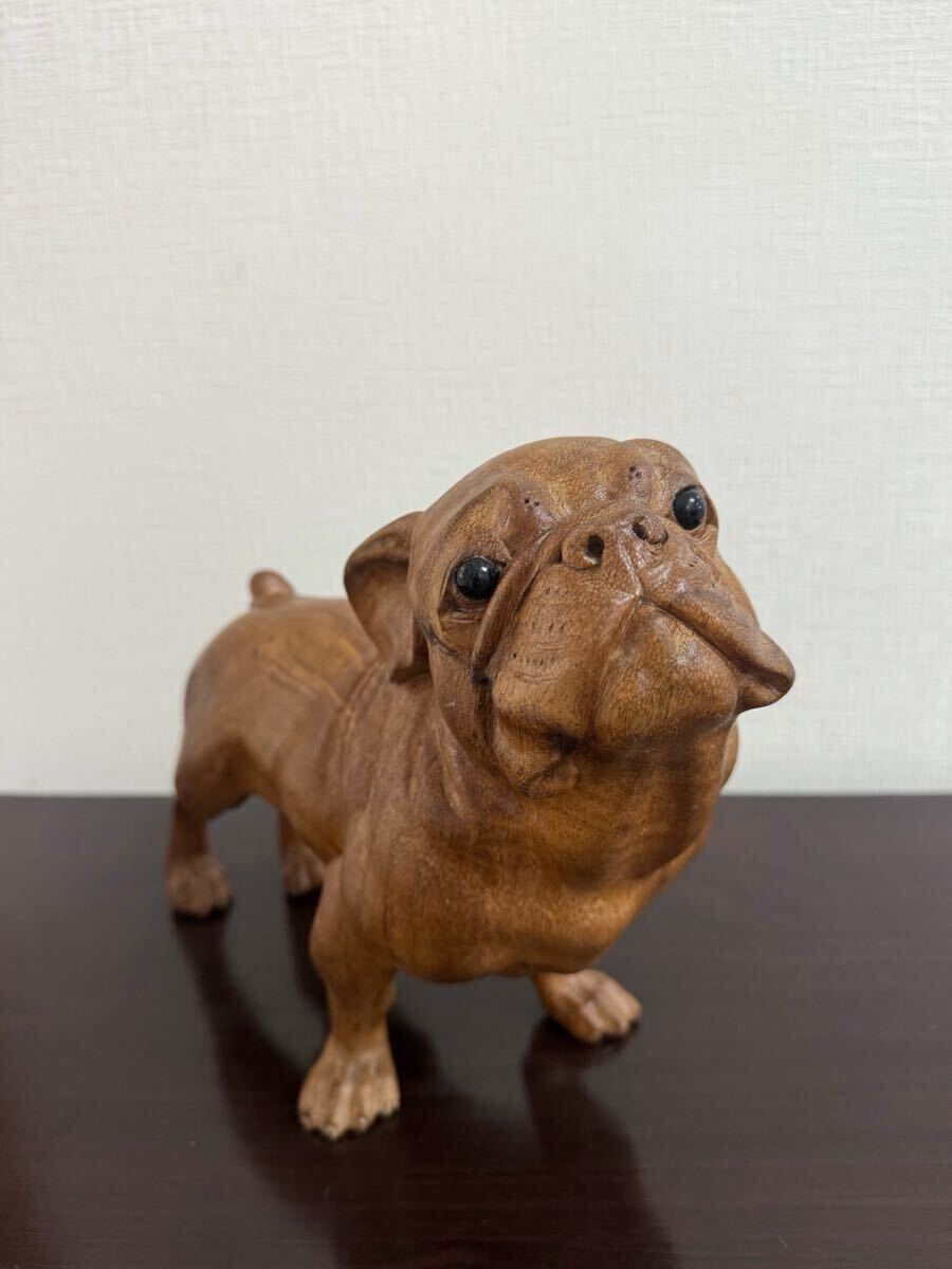 木彫りのブルドッグ
