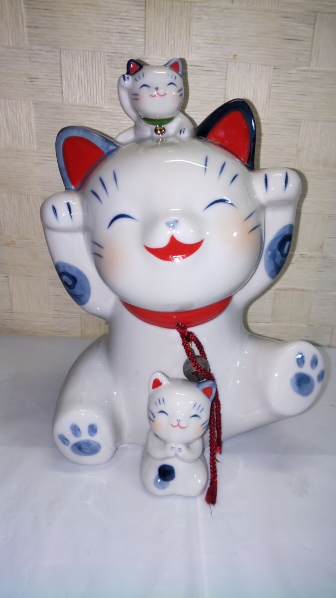 Amazon.co.jp: 招き猫 キラキラ 貯金箱 商売繁盛 縁起物 置物