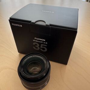 保証残りあり 新品同様品 FUJIFILM XF35mm F1.4R おまけ付き