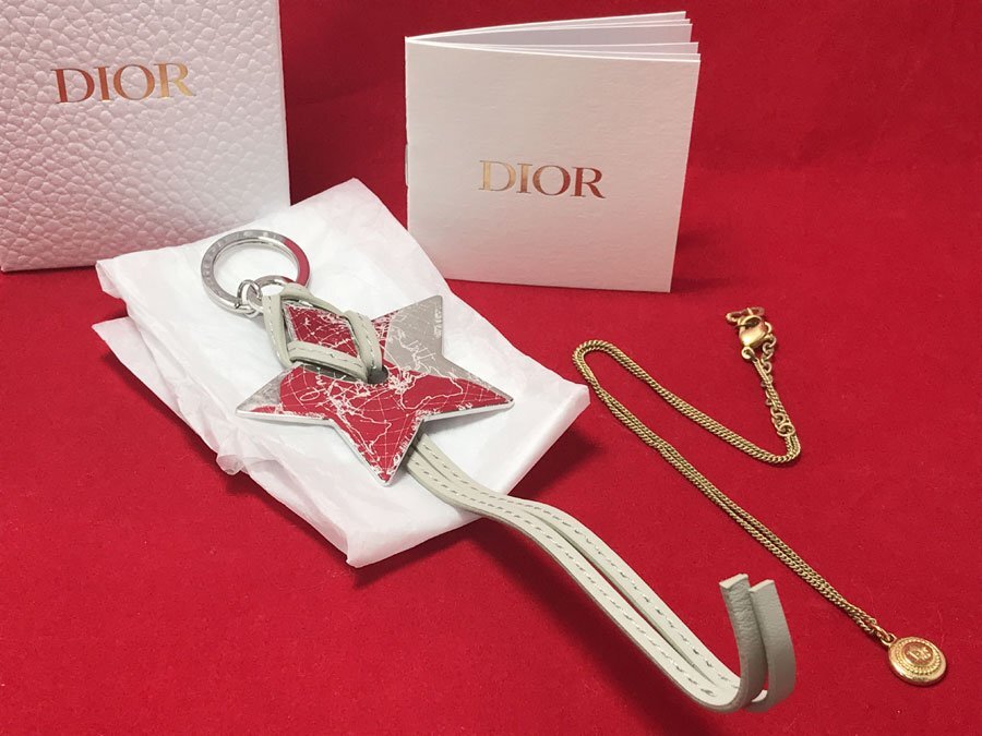 Yahoo!オークション -「dior 星チャーム」の落札相場・落札価格 Yahoo!オークション -「dior 星チャーム」の落札相場・落札価格