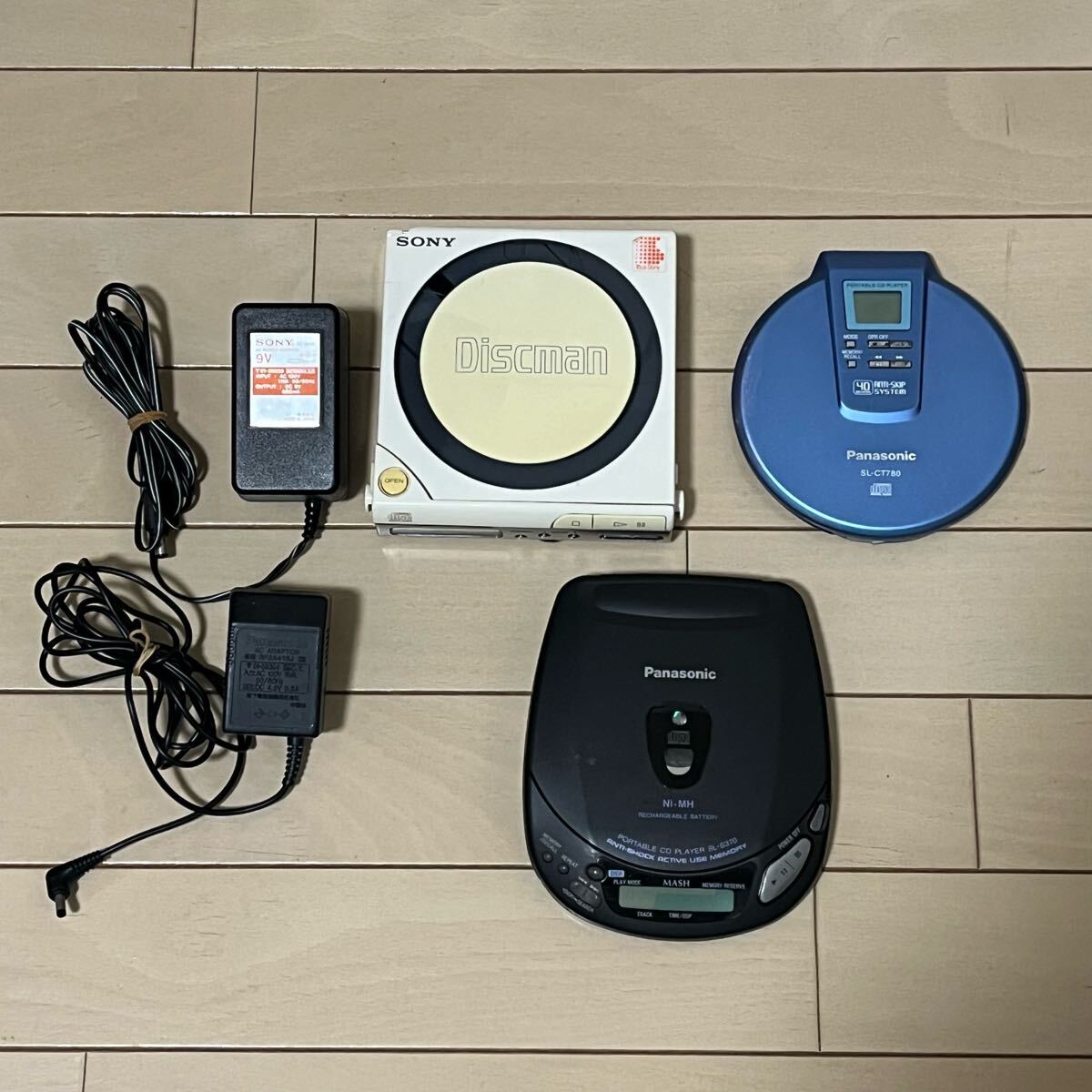 Yahoo!オークション -「370」(CDプレーヤー) (ポータブル Yahoo!オークション -「370」(CDプレーヤー) (ポータブル
