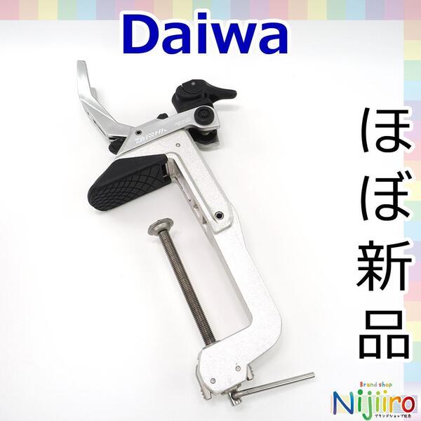 【極美品】ダイワ ライトホルダーメタル 160ch 竿受け 船釣り DAIWA 船 ロッドホルダー メタルシルバー