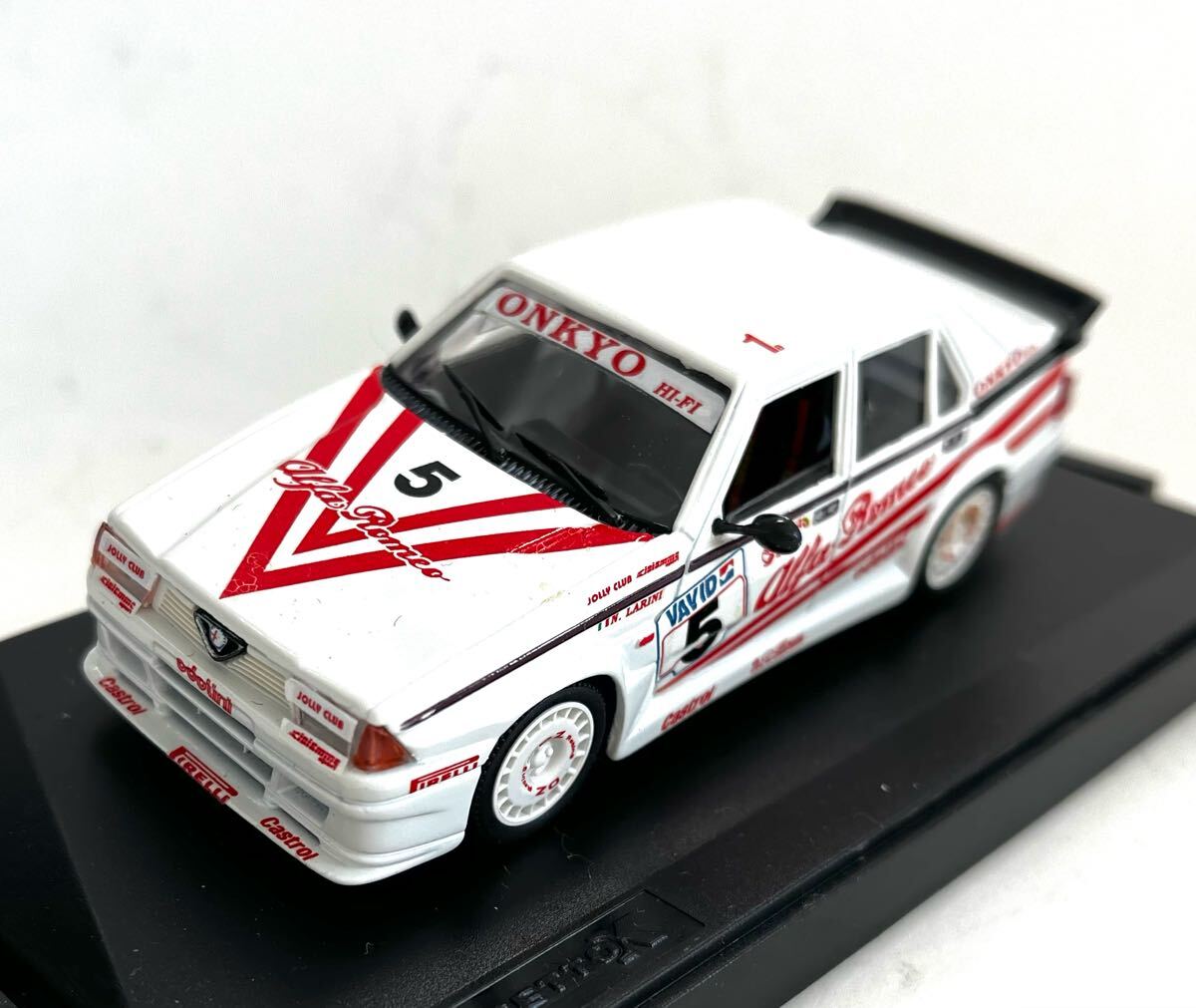 ミニチャンプス ○ 1/43 アルファ ロメオ 〓 75 V6 3.0 アメリカ