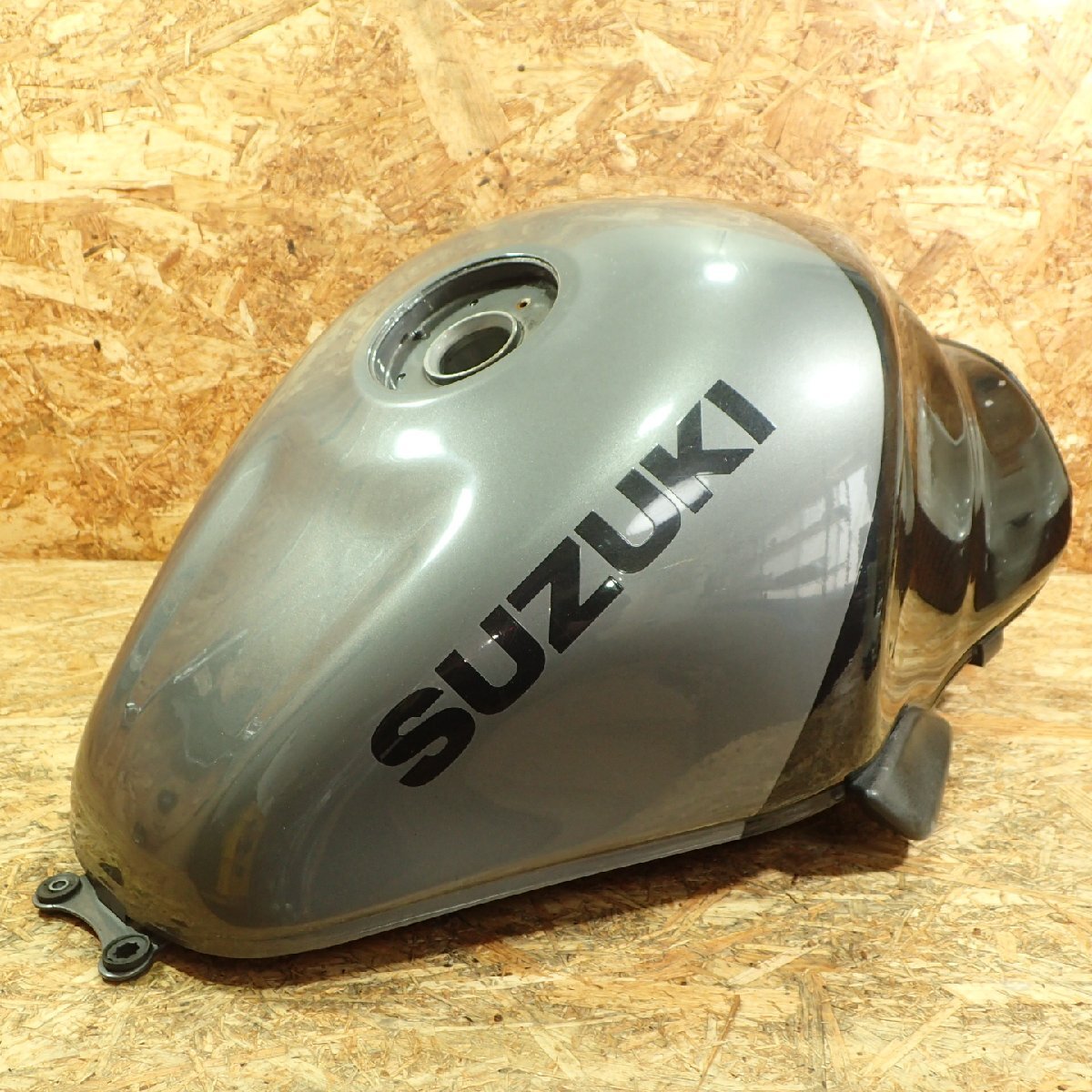 2025年最新】Yahoo!オークション -gsx1300r(タンク)の中古品 2025年最新】Yahoo!オークション -gsx1300r(タンク)の中古品