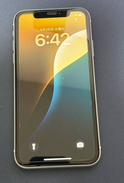 美品 iPhone XR 128GB 香港 海外版 付属品完備 物理デュアルsim ホワイト iOS18.4.1 バッテリー95%