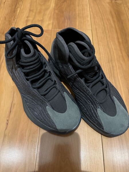 【新品未使用未着用】ADIDAS YEEZY Quantum Onyx サイズ:US8.5 26.5㎝